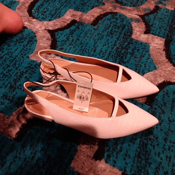 NWT Express Pointy Toe cream  Slingback Flats size 6 - Picture 3 of 5